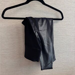 Carbon38 Black Leggings